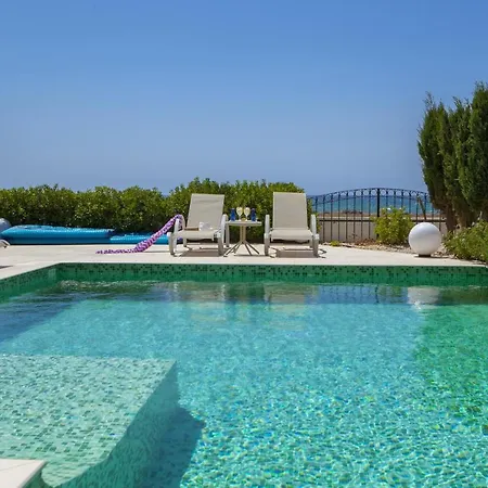 Ayia Thekla Seafront Lavender Villa *