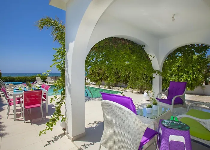 Ayia Thekla Seafront Lavender Villa *