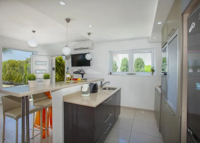 Ayia Thekla Seafront Lavender * Agia Napa