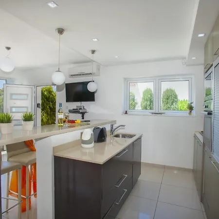 Ayia Thekla Seafront Lavender * Ayia Napa