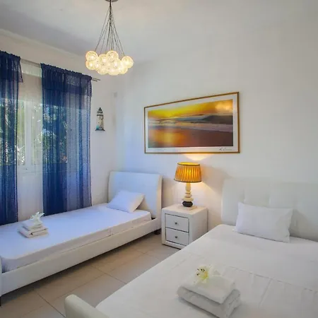 Ayia Thekla Seafront Lavender Villa *