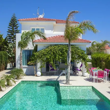 Villa Ayia Thekla Seafront Lavender Ayía Nápa