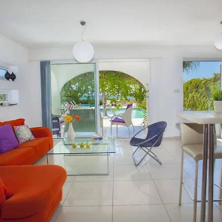 Villa Ayia Thekla Seafront Lavender Ayía Nápa